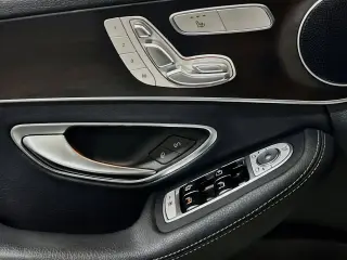 Mercedes-Benz Clase C 2020 C 300 4p Sedan