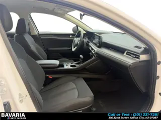 2023 Kia K5 LXS Auto FWD