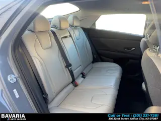 2021 Hyundai Elantra Limited IVT
