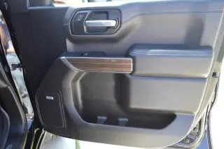 2022 Chevrolet Silverado 1500 LTD 4WD Crew Cab 157" RST