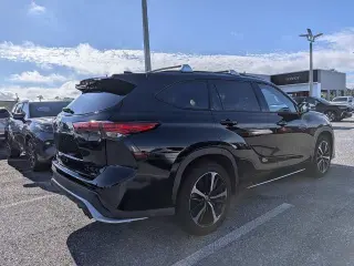 Toyota Highlander 2021 XSE 4dr SUV