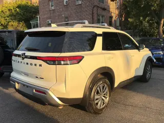 Nissan Pathfinder 2023 AWD SL 4dr SUV
