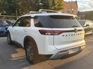 Nissan Pathfinder 2023 AWD SL 4dr SUV