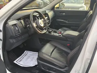 Nissan Pathfinder 2023 AWD SL 4dr SUV