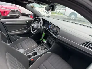 Volkswagen Jetta 2023 Sport 4p Sed 8A