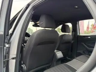 Volkswagen Jetta 2023 Sport 4p Sed 8A