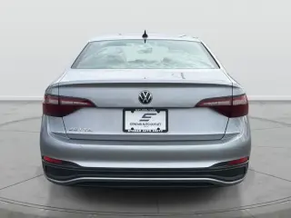 Volkswagen Jetta 2023 Sport 4p Sed 8A