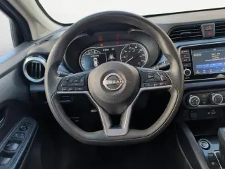 Nissan Versa 2023 SV 4p Sedan