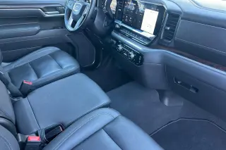 GMC Sierra 1500 2025 4x4 SLT 4p Crew Cab 5.8 ft. CB