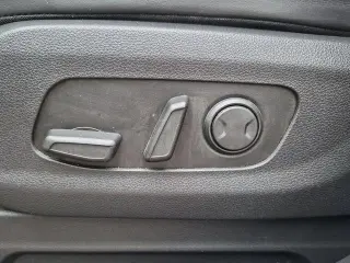 Kia Carnival 2023 LX 4p Mini-Van