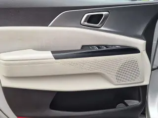 Kia Carnival 2023 LX 4p Mini-Van