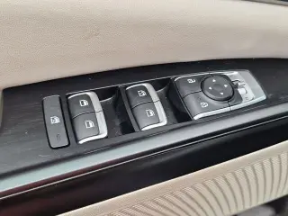 Kia Carnival 2023 LX 4p Mini-Van