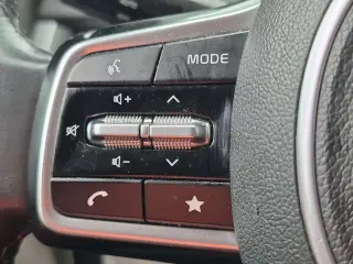 Kia Carnival 2023 LX 4p Mini-Van