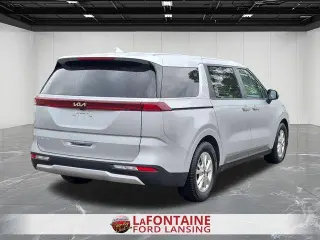 Kia Carnival 2023 LX 4p Mini-Van