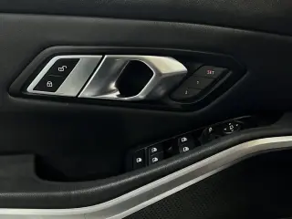 BMW Serie 3 2019 330i 4p Sedán