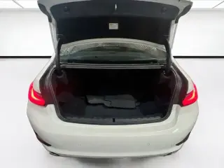 BMW Serie 3 2019 330i 4p Sedán