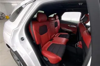 Genesis GV70 2022 AWD 2.5T Estándar 4 puertas SUV