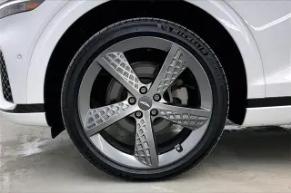 Genesis GV70 2022 AWD 2.5T Estándar 4 puertas SUV