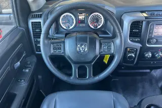 Ram 1500 Clásico 2022 4x2 Tradesman 2dr Cabina Regular 8 ft. LB Pickup