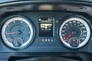Ram 1500 Clásico 2022 4x2 Tradesman 2dr Cabina Regular 8 ft. LB Pickup