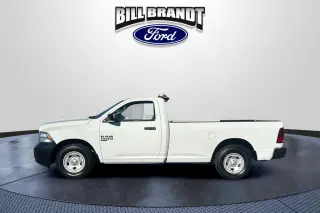 Ram 1500 Clásico 2022 4x2 Tradesman 2dr Cabina Regular 8 ft. LB Pickup