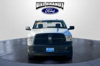 Ram 1500 Clásico 2022 4x2 Tradesman 2dr Cabina Regular 8 ft. LB Pickup