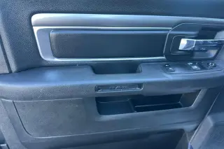 Ram 1500 Clásico 2022 4x2 Tradesman 2dr Cabina Regular 8 ft. LB Pickup