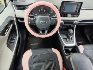 Toyota RAV4 2019 XLE 4p SUV