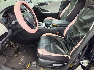 Toyota RAV4 2019 XLE 4p SUV