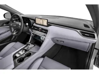 Genesis G70 2025 2.5T Estándar 4p Sedan