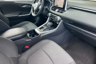 Toyota RAV4 2025 XLE 4dr SUV