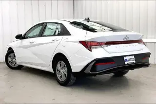 Hyundai ELANTRA 2026 SE 4p Sedan