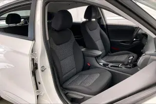 Hyundai IONIQ Híbrido 2017 Azul 4dr Hatchback
