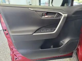 Toyota RAV4 2019 AWD Limited 4p SUV
