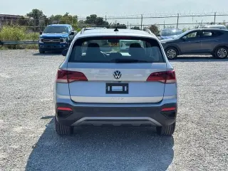 Volkswagen Taos 2023 S 4p SUV