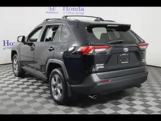 Toyota RAV4 Híbrido 2022, XLE, tracción integral (AWD), 4 puertas, SUV