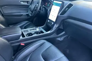 Ford Edge 2022 AWD Titanium 4dr Crossover