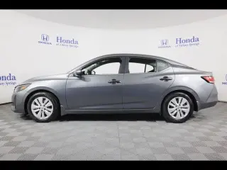 Sedán Nissan Sentra 2025 S 4dr