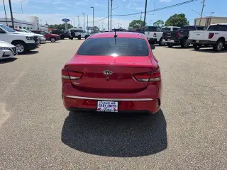 Kia Rio 2022 S 4dr Sedán