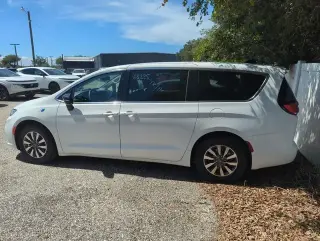Chrysler Pacifica Híbrido enchufable 2024 Select 4dr Mini-Van