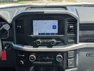 Ford F-150 2023 4x2 XLT 4p SuperCrew 5.5 ft. CB