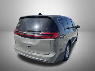 Chrysler Pacifica 2025 Select 4dr Mini-Van