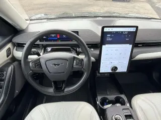 Ford Mustang Mach-E 2023 Premium 4p SUV