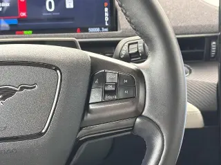 Ford Mustang Mach-E 2023 Premium 4p SUV
