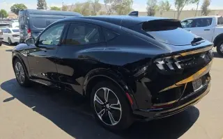 Ford Mustang Mach-E 2023 Premium 4p SUV