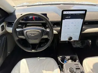 Ford Mustang Mach-E 2023 Premium 4dr SUV