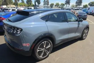Ford Mustang Mach-E 2023 Premium 4dr SUV