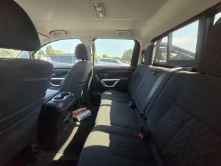 Nissan Titan 2018 4x4 SV 4p Camioneta de Tripulación
