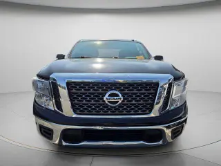Nissan Titan 2018 4x4 SV 4p Camioneta de Tripulación