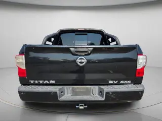 Nissan Titan 2018 4x4 SV 4p Camioneta de Tripulación